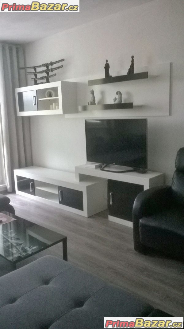 Prodaná obývací stěnu – fotografie 1
