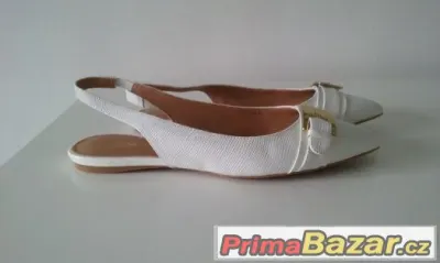 Bílé kožené baleríny s volnou patou zn. NINEWEST