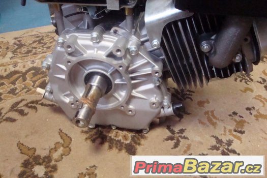 Benzínový motor 13.3 kW/18 koní, čtyřtakt. Excelentní výkon – fotografie 2
