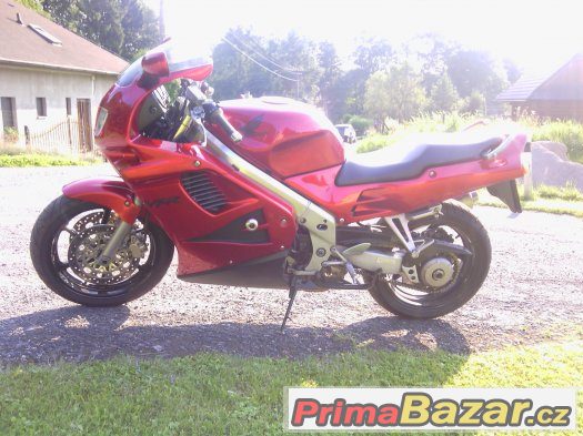 HONDA VFR 750 – fotografie 2