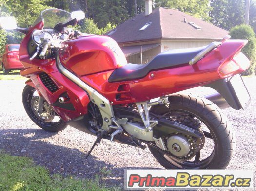 HONDA VFR 750 – fotografie 3