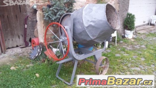 Prodám šedou kvalitní míchačku na příkon 380V (4 kolečka) – fotografie 1