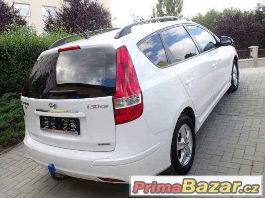 Hyundai i30 CW 1.6CRDi DIGIKLIMA,Koup.ČR,Servisní kniha – fotografie 4