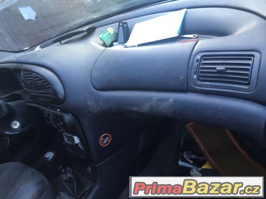 Palubovka Ford Mondeo 1.8 – fotografie 1