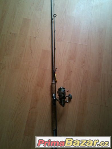 Privlacny prut Shimano i s navijakem – fotografie 1