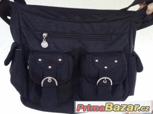 Černá prostorná crossbody taška / kabelka – fotografie 1