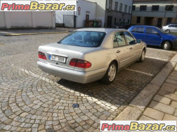 Mercedes-Benz E 220cdi – fotografie 3