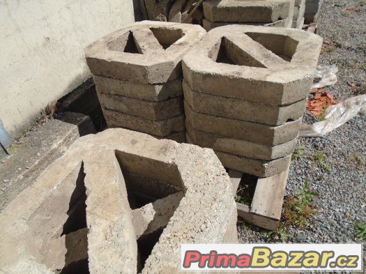 Betonové zatravňovací panely – fotografie 1