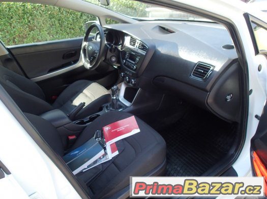 Kia Ceed 1.6 CRDi 94kW Comfort Koup.ČR,1.maj,Servisní kniha – fotografie 4