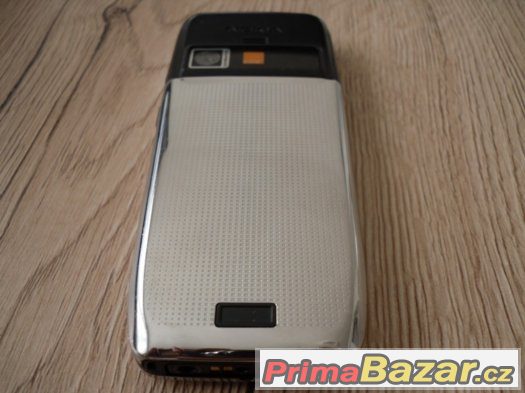 Nokia E51,klasický tlačítkový telefon,perfektní stav. – fotografie 4