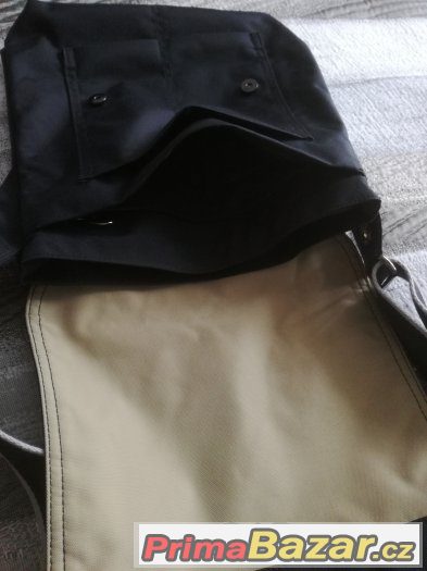 Lacoste taška, crossbody – fotografie 2