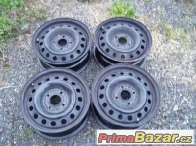 4x 15" plechové disky na NISSAN