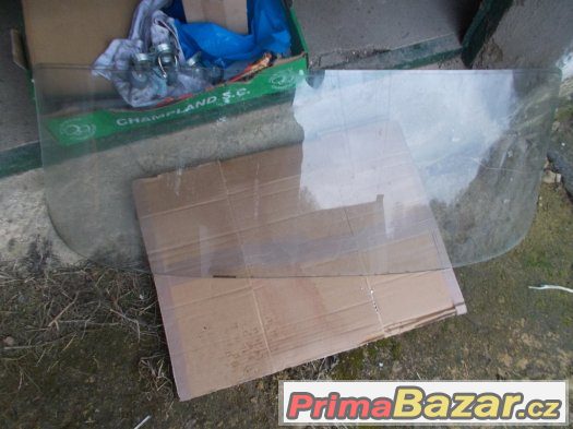Zadní sklo na škodu 100,110,1000MB – fotografie 1