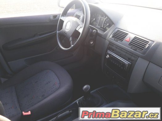 Škoda Fabia sedan 1.4i 2003 – fotografie 3