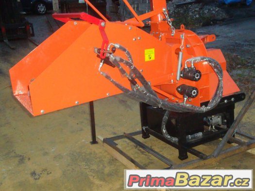 Štěpkovač CRONIMO WCH-8 s hydraulickým posuvem větví do 20cm – fotografie 1