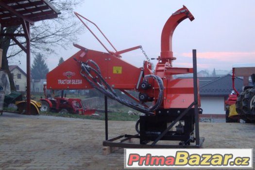 Štěpkovač CRONIMO WCH-8 s hydraulickým posuvem větví do 20cm – fotografie 2