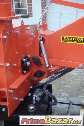 Štěpkovač CRONIMO WCH-8 s hydraulickým posuvem větví do 20cm – fotografie 4
