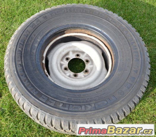 Zimní pneu NOKIAN LT 265/75 R16 – fotografie 1