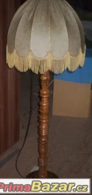 Velká stojací lampa