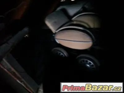 kočárek starožitný pérák