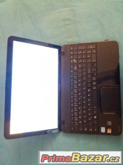 Toshiba Satellite L850-1HN – fotografie 2