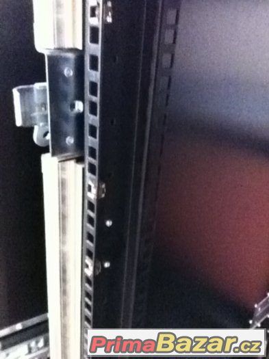 P O Z O R   SLEVA     RACK - 19 CASE – fotografie 3