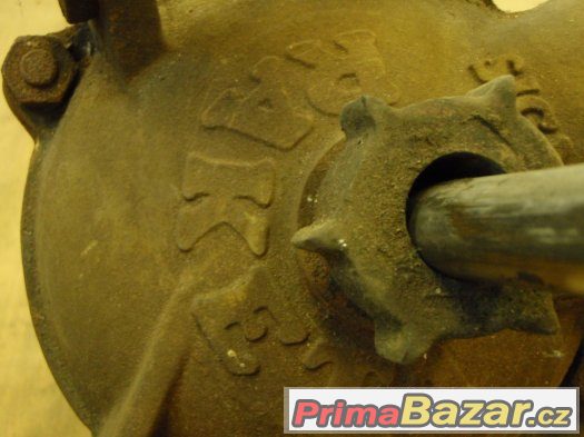 HISTORICKÁ PUMPA SIGMUND RAKETA – fotografie 3