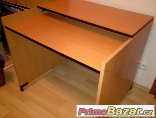 Zachovalý kancelářský PC stůl – fotografie 1
