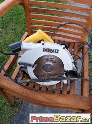 Kotoučová pila DeWALT D23620 – fotografie 1