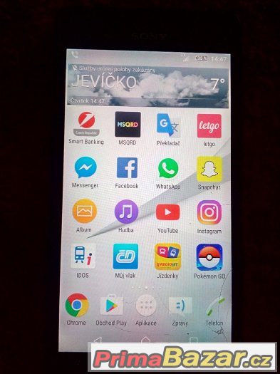 Sony Xperia Z3 black v zaruce a s bohatym prislusenstvim – fotografie 3