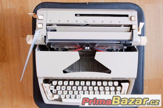 Kufříkový psací stroj  Consul – fotografie 1