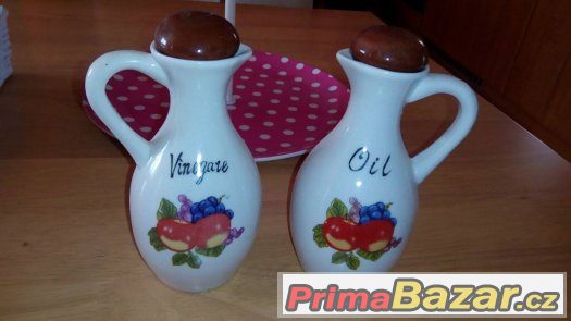 porcelanove nadobky na ocet a olej-daruji k objednavce – fotografie 1
