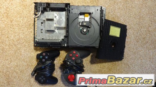 Playstation 2 na náhradnídíly – fotografie 1