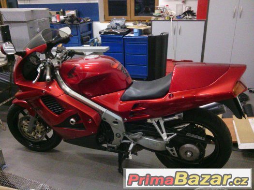 HONDA VFR 750 RC 36 r.v.97 TOP STAV - MOŽNA VÝMĚNA – fotografie 1