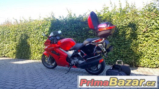 Honda VFR 800 V-Tec – fotografie 3