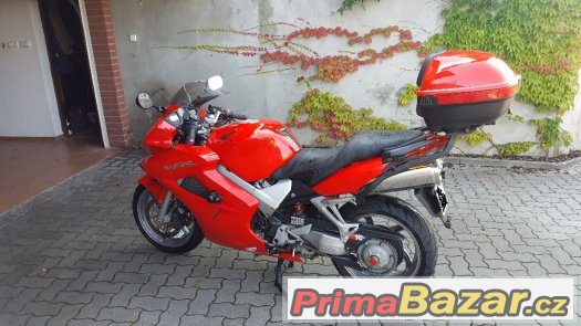 Honda VFR 800 V-Tec – fotografie 4