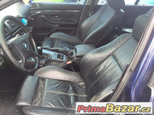 Interier BMW E39 kombi – fotografie 1