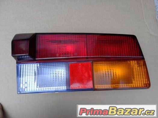 ŠKODA 105,120,125,130, RAPID - Zadní světlo PRAVÉ, komplet – fotografie 1