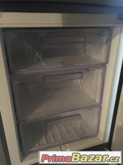 Kombinovaná lednička Zanussi – fotografie 4