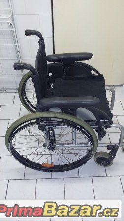 Invalidní vozík mechanický skládací – fotografie 1