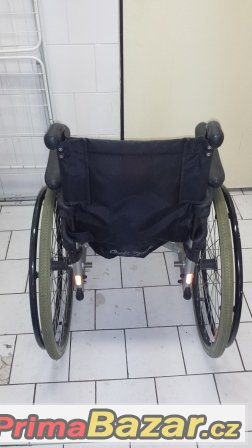 Invalidní vozík mechanický skládací – fotografie 3