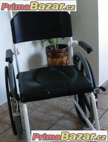 Invalidní sprchovací vozík – fotografie 1