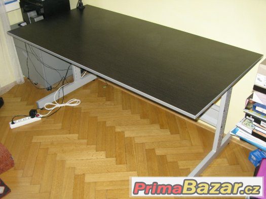 Pracovní / psací stůl Ikea černý velký – fotografie 1
