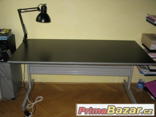 Pracovní / psací stůl Ikea černý velký – fotografie 2