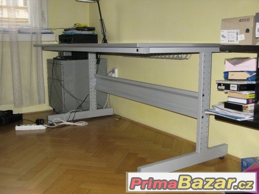 Pracovní / psací stůl Ikea černý velký – fotografie 3