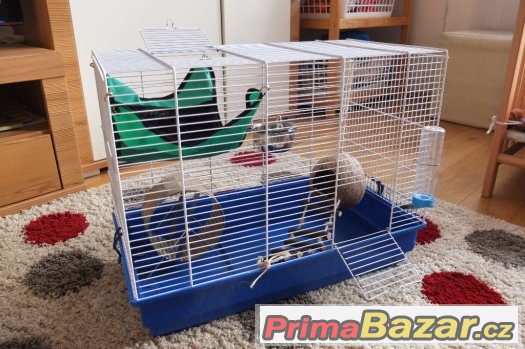 Prodám prostornou klec s vybavením – fotografie 2