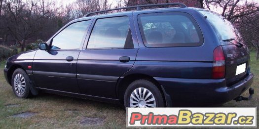 Auto FORD ESCORT včetně zimních a letních pneu s disky – fotografie 2