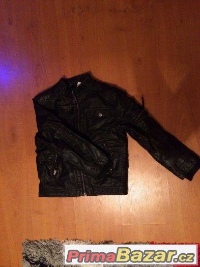 Prodám teplou chlapeckou koženkovou bundu - vel. 128 (H&M) – fotografie 1