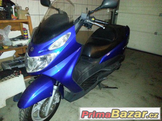 Suzuki Burgman 150 (SLEVA ZPĚCHÁ) – fotografie 1