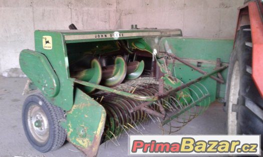 Lis John Deere 332 – fotografie 1